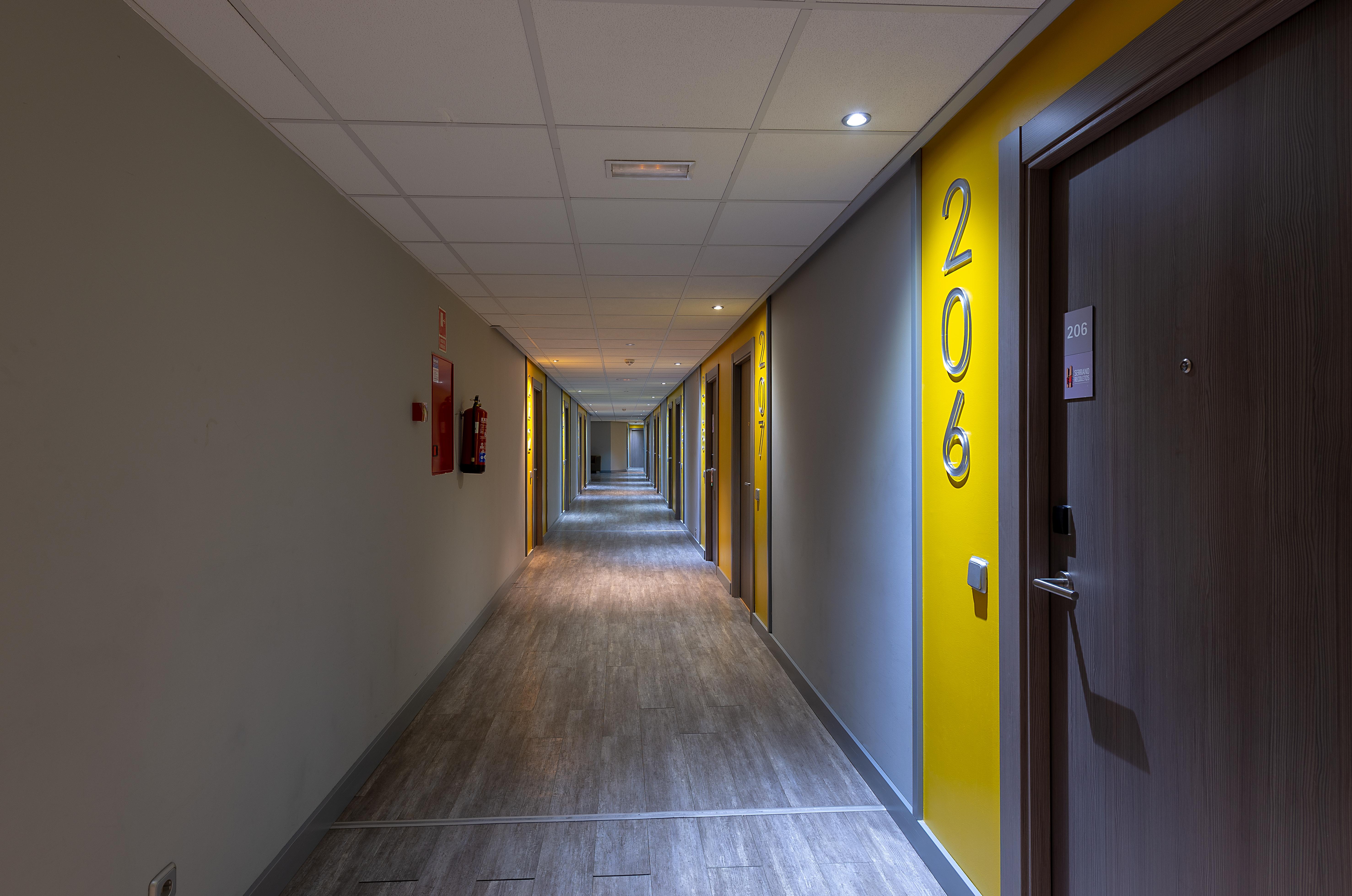 Apartamentos Recoletos Madrid Dış mekan fotoğraf
